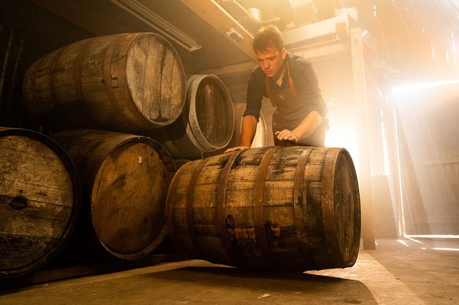 1 Hour of Whisky Distillery Experience - Adding lunch or dinner at the farmhouse restaurant