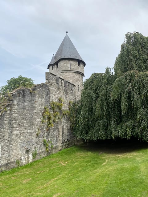 2H Walking Tour Maastricht - Courtyards, alleys, and the parts between landmarks