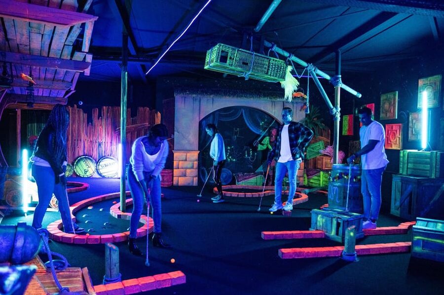 Aloha Amsterdam: 12-Hole Glow-in-the-Dark Mini-Golf - Underwater scenes and the limits of the course