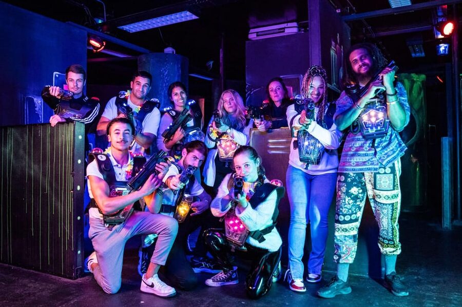 Aloha Amsterdam: Laser Tag Experience - Finding the Arena Under De Ruijterkade 151