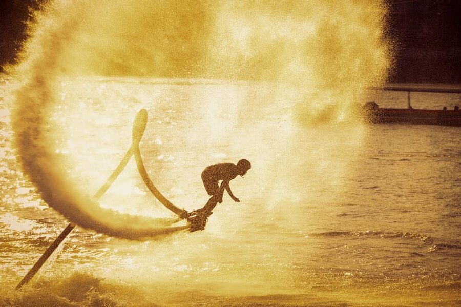 Alphen aan den Rijn: 15-Minute Flyboard Experience - Learning to hover above the water