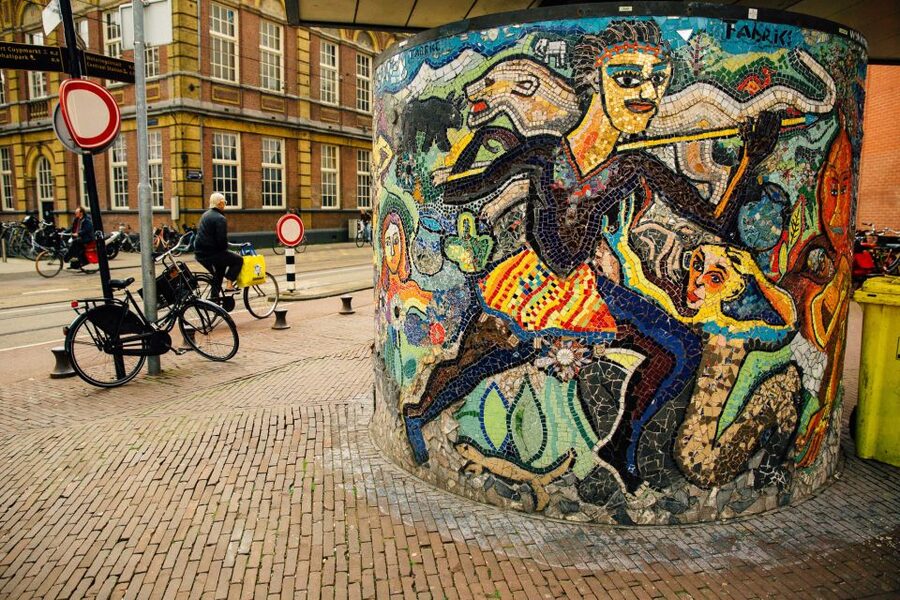 Amsterdam: 1.5-Hour Private Kick-Start Tour with a Local - What the guide can add to the experience
