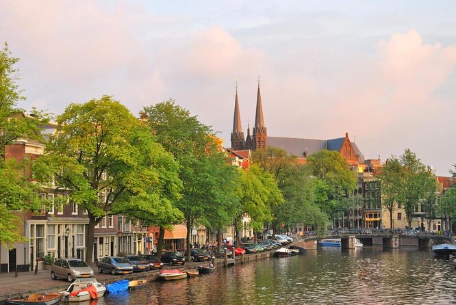 Amsterdam: 1-Hour Canal Cruise in the Evening - Key points to know before booking