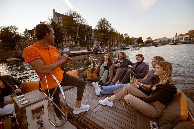 Amsterdam: 1-Hour Canal Cruise in the Evening - The Negen Straatjes and the canal ring