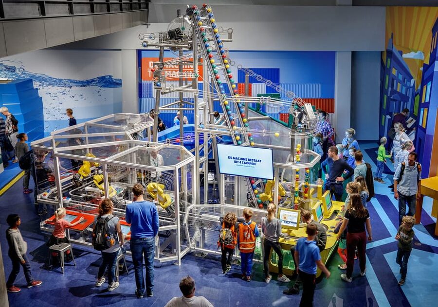 Amsterdam: 1-Hour Canal Cruise & NEMO Science Museum - What the $40 price really buys