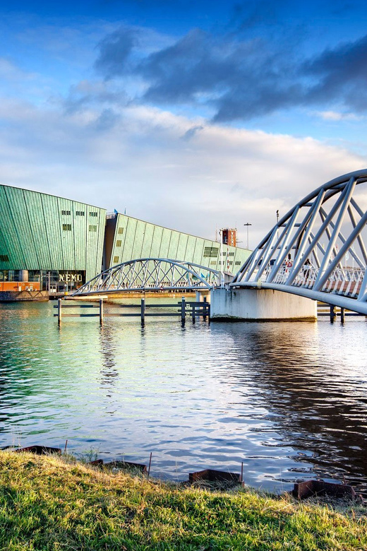 Amsterdam: 1-Hour Canal Cruise & NEMO Science Museum - Who will enjoy this most