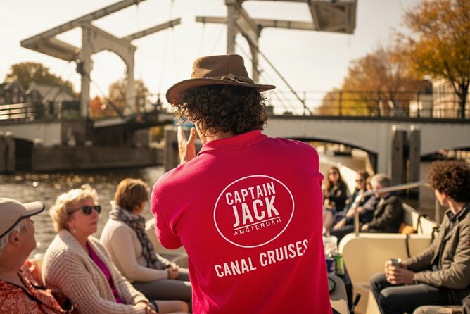 Amsterdam 1-Hour Canal Cruise With Live Guide - Rijksmuseum, Museumplein, and the Spiegelkwartier