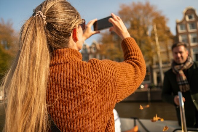 Amsterdam 1-Hour Canal Cruise With Live Guide - Markets, museums, and old Amsterdam around Waterlooplein