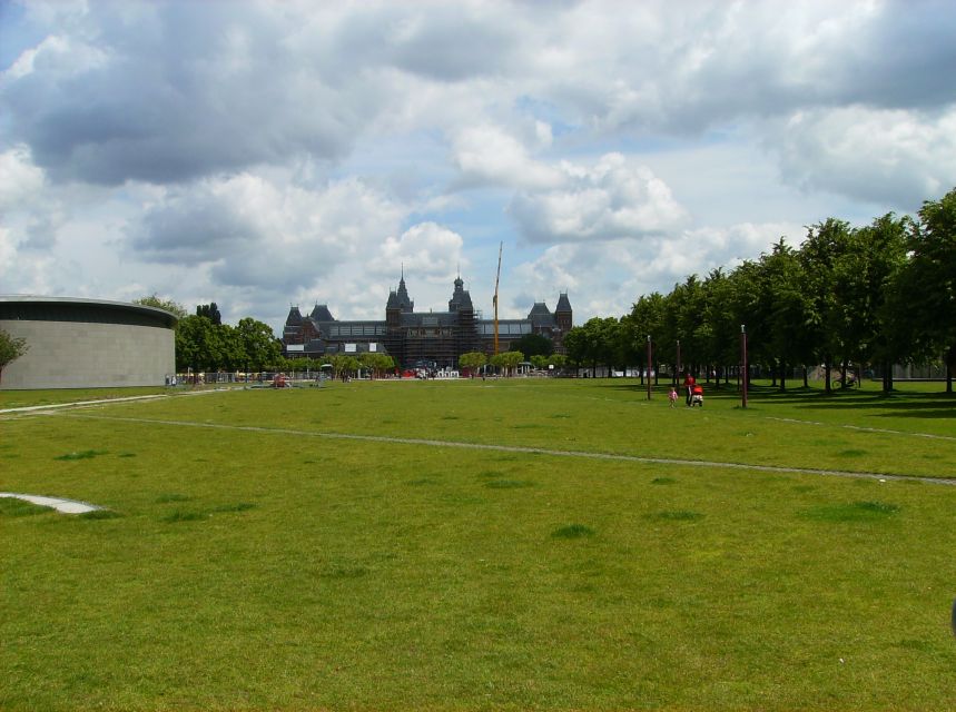 Amsterdam 1-Hour Rickshaw Tour - Why a rickshaw works well in central Amsterdam