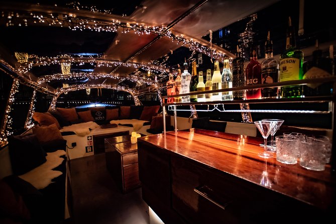 Amsterdam 2-Hour Evening Cruise With Live Guide and Bar - Cheese, Dutch snacks, and the onboard bar