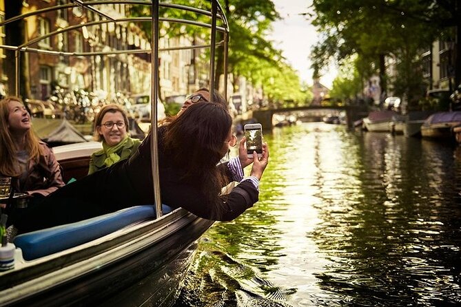 Amsterdam 2-hour Private Canal Cruise with Live Guide and Drinks - Starting at Prinsengracht 375