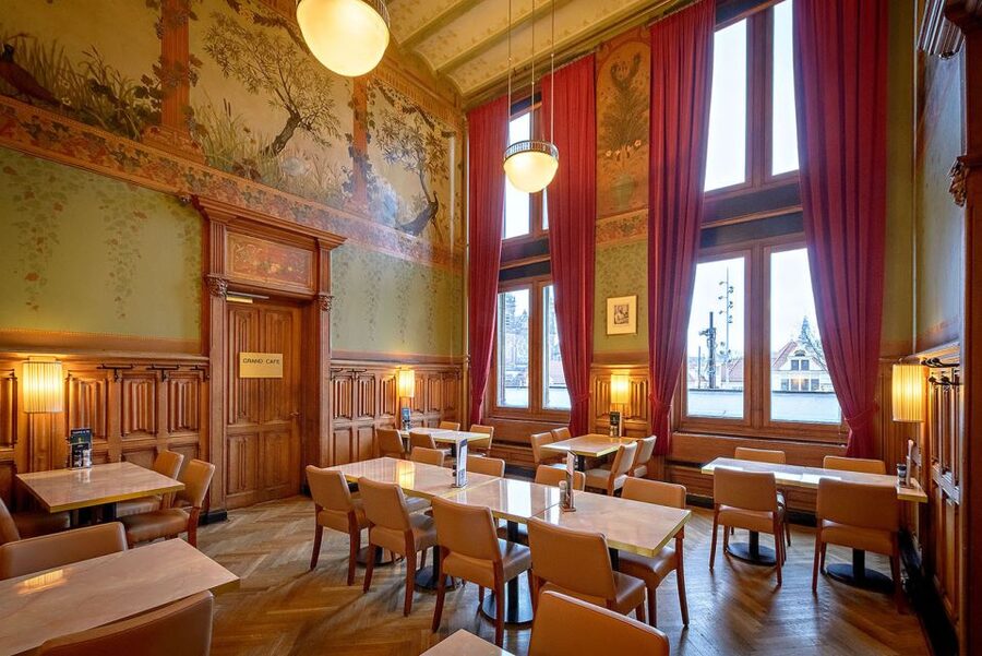 Amsterdam: 3-Course Meal in Historic 1st Class Waiting Rooms - The three-course menu, from soup to tiramisu
