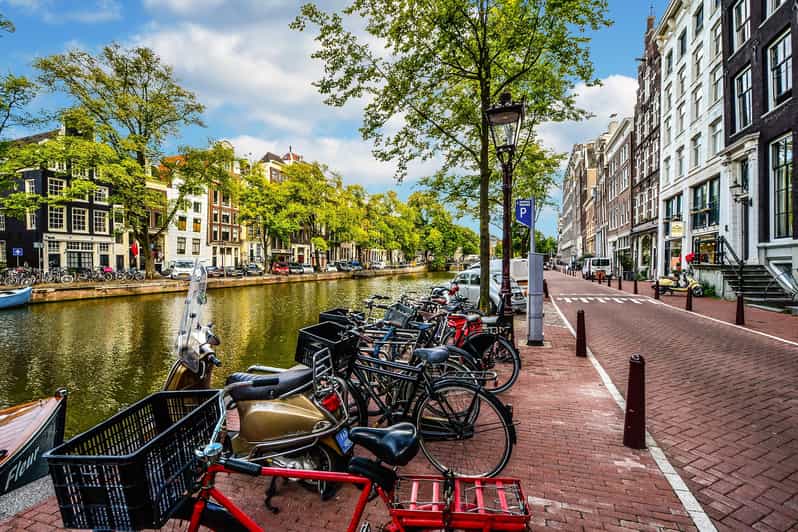 Amsterdam: 3-Hour Private Bike Tour of the City Center - Along The Canal Belt To Westerkerk