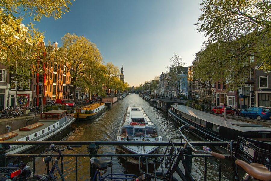 Amsterdam: 3-Hour Private Bike Tour of the City Center - How Private Guiding Changes The Ride