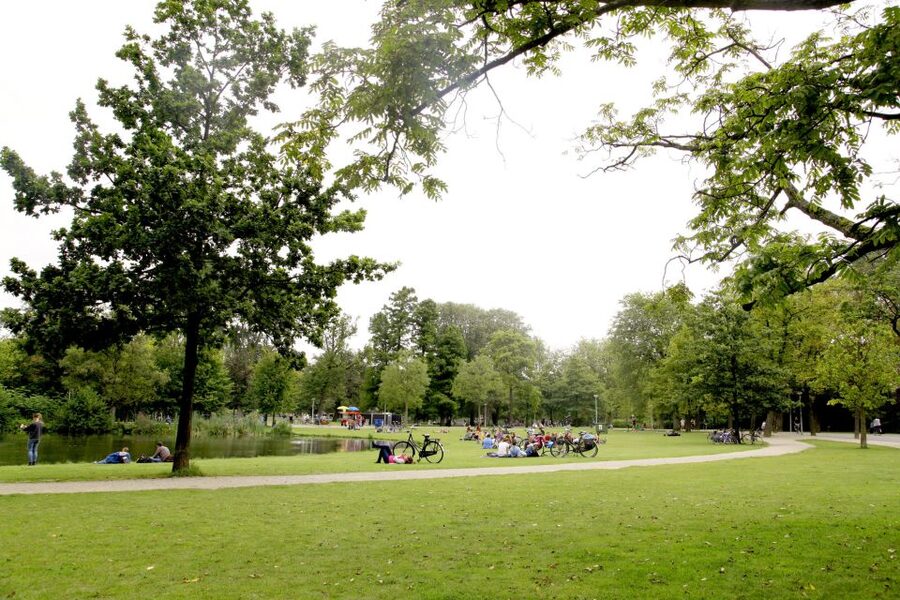 Amsterdam: 3h E-Bike Tour with break - The guides are the strongest part