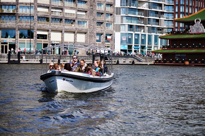 Amsterdam: 60-Minute Guided Private Canal Cruise with Drinks - Seeing the Anne Frank House from the water