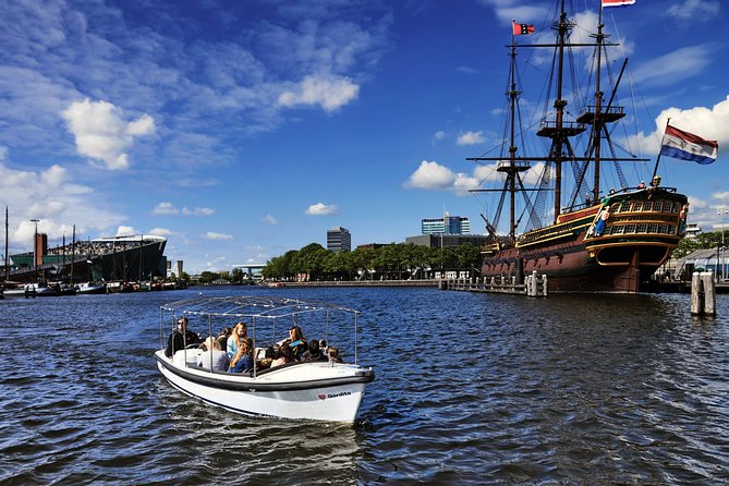 Amsterdam: 60-Minute Guided Private Canal Cruise with Drinks - The Jordaan by boat