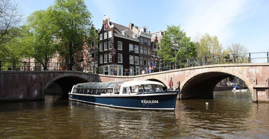 Amsterdam: 75 Minute City Canal Cruise with Audio Guide - Herengracht and the Grachtengordel