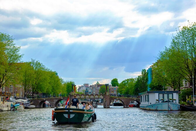 Amsterdam: 90 min Kings Day Boat Party with Unlimited Drinks - Key points at a glance