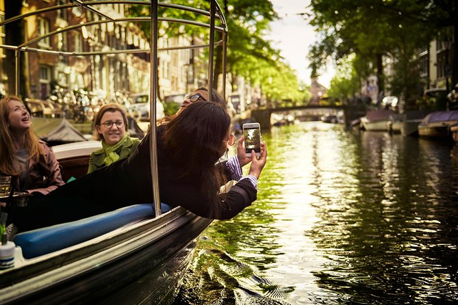 Amsterdam 90-min Private Canal Cruise with Live Guide and Drinks - Five things to know before you board