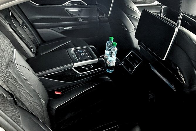 Amsterdam Airport & Non-Airport Private Transfer to City Center - Communication can make or break the ride