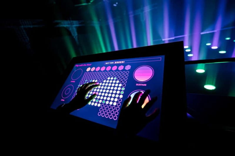 Amsterdam: AMAZE Immersive Audiovisual Experience Ticket - AMAZE compared with ordinary Amsterdam sightseeing