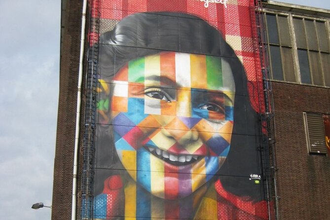 Amsterdam: Anne Frank and Jewish Quarter Walking Tour (TOP RATED) - Remembering the dead at the Auschwitz Monument