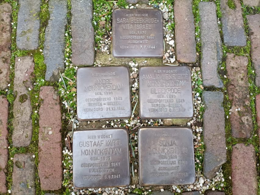 Amsterdam: Anne Frank Guided Small Group Walking Tour - Nieuwezijds Voorburgwal adds Amsterdam’s everyday setting