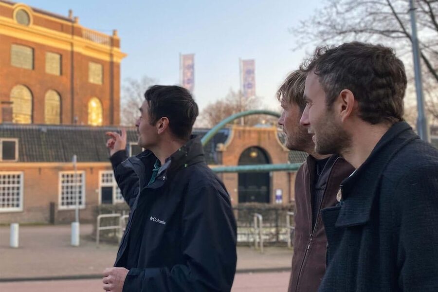 Amsterdam: Anne Frank Guided Small Group Walking Tour - De Silveren Spiegel and the value of lesser-known stories
