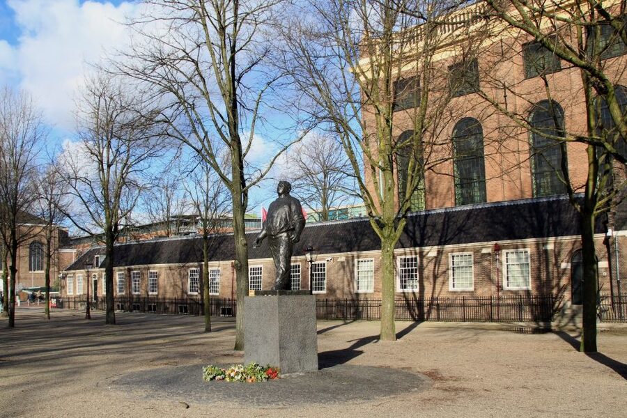 Amsterdam: Anne Frank Walking Tour - Nieuwmarkt and Lastage: streets with wartime context