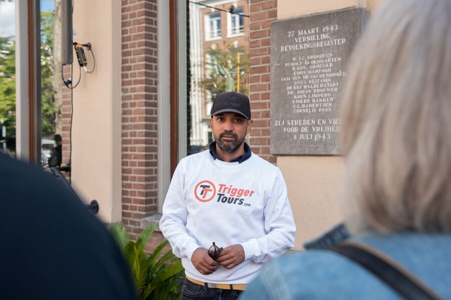 Amsterdam: Anne Frank Walking Tour - The Auschwitz Monument: a quiet, moving finish