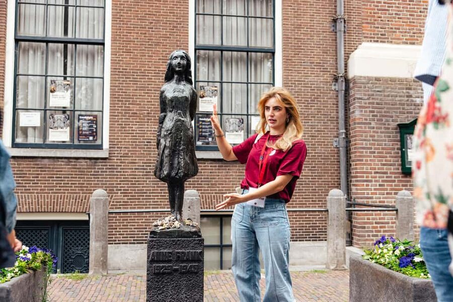 Amsterdam: Anne Frank Walking Tour - Guided in EN/DE/IT/ES - National Holocaust Names Monument