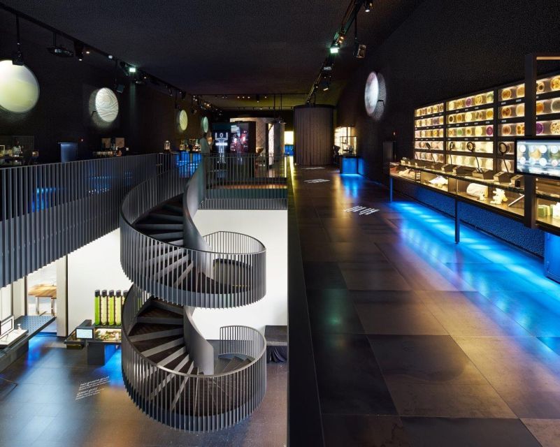 Amsterdam: ARTIS-Micropia Microbe Museum Entry Ticket - Start with the body scanner