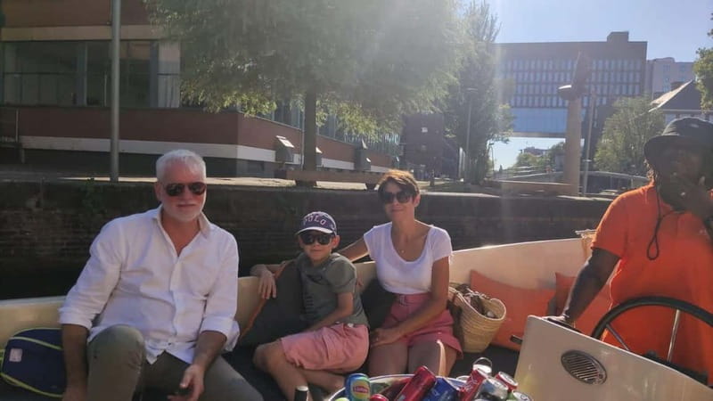 Amsterdam bike tour with a French-speaking guide local! - Museumkwartier and the first sense of Amsterdam’s scale