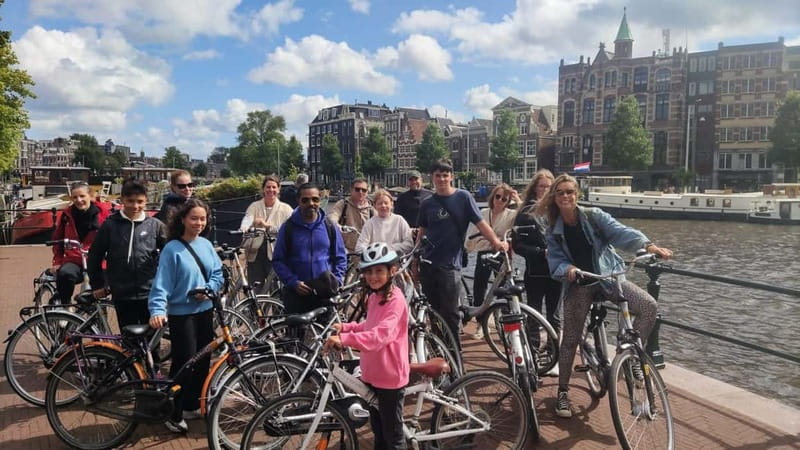 Amsterdam bike tour with a French-speaking guide local! - De Negen Straatjes and Haarlemmerbuurt