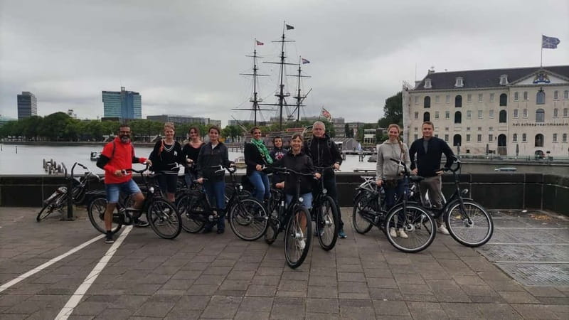 Amsterdam bike tour with a French-speaking guide local! - The canal belt and the secrets of Dutch architecture