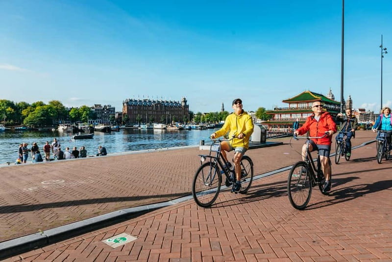 Amsterdam: Bike Tour with Optional Cruise in Small-Group - A pause in Vondelpark