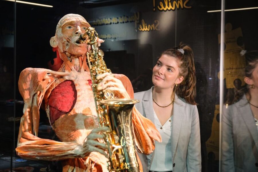 Amsterdam: Body Worlds Exhibition and Canal Cruise - Why the real specimens matter