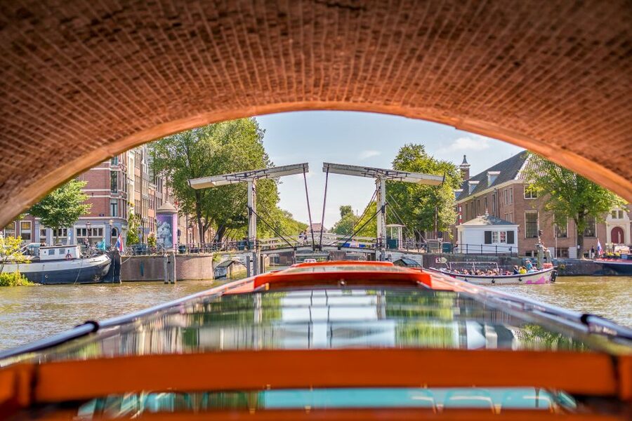 Amsterdam: Body Worlds Exhibition and Canal Cruise - The Happiness Project and the human form