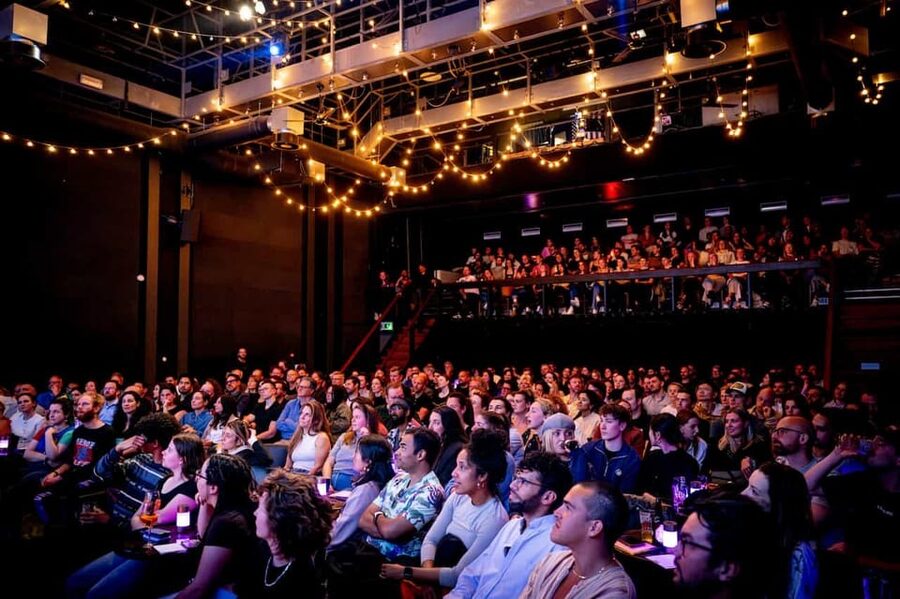 Amsterdam: ‘Boom Chicago’ English Comedy Show - Seating, drinks, and the club atmosphere