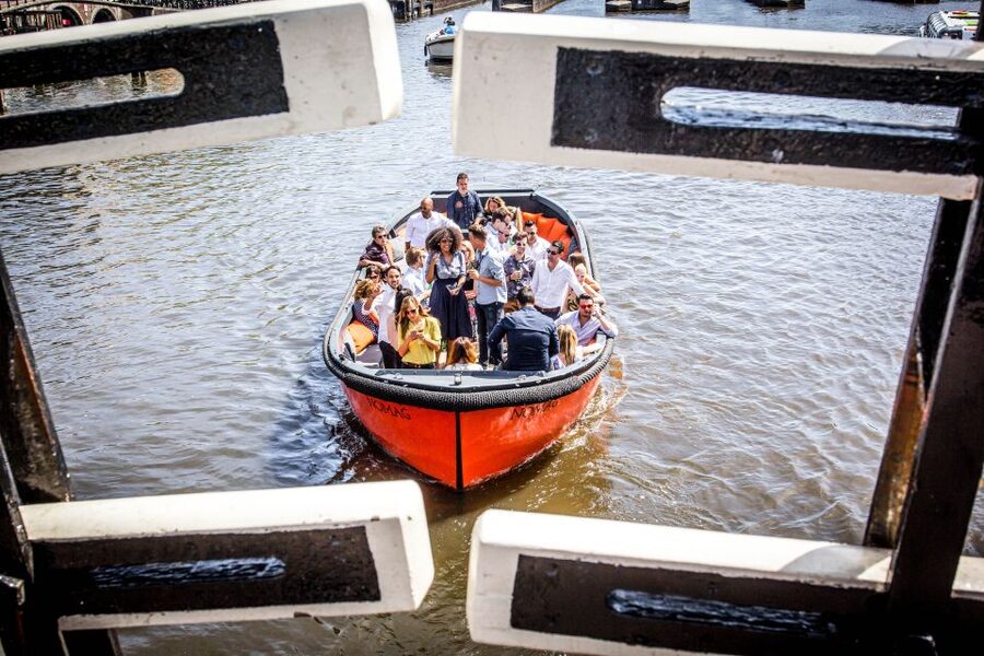Amsterdam: Canal Belt Private Beer Boat Tour - Should you book the Amsterdam Beer Boat?