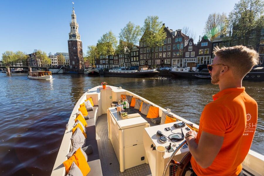 Amsterdam: Canal Belt Private Beer Boat Tour - Why the no-music rule changes the mood