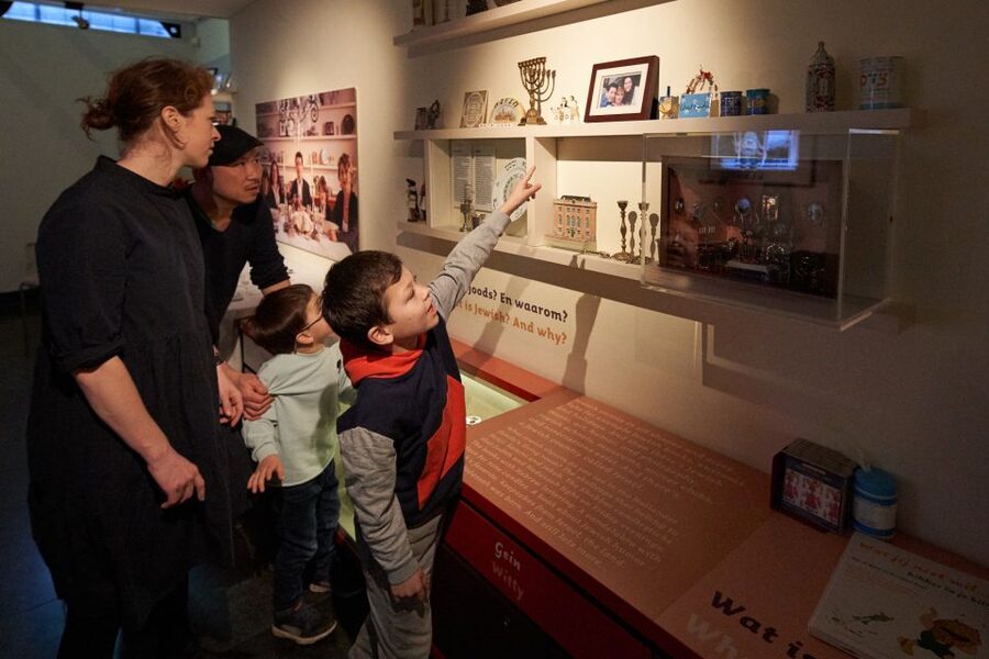 Amsterdam: Canal Cruise and Jewish Cultural Quarter Tickets - Starting at the Jewish Cultural Quarter