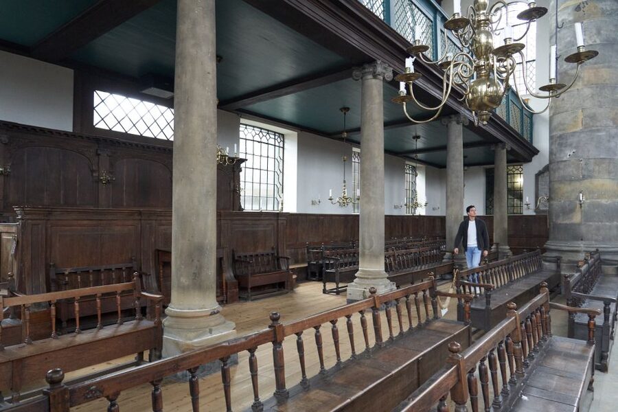 Amsterdam: Canal Cruise and Jewish Cultural Quarter Tickets - The Portuguese Synagogue and its quiet courtyard