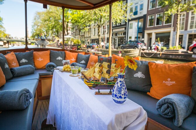 Amsterdam Canal Cruise in Classic Salon Boat With Drinks and Cheese - What the one-hour route gives you