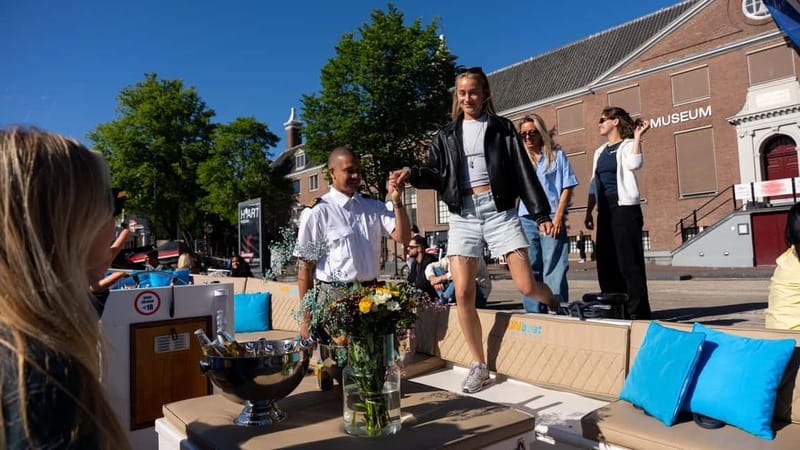 Amsterdam: Canal Cruise in Open Boat with Drink Option - Key points to know before you book