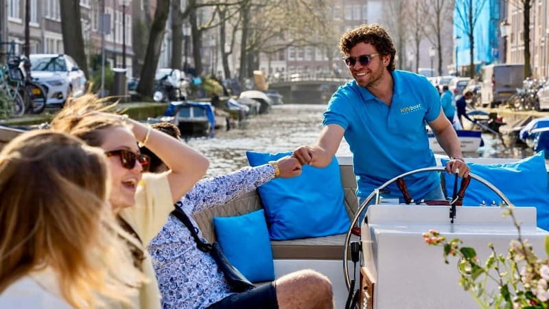 Amsterdam: Canal Cruise in Open Boat with Drink Option - Who will enjoy this cruise most