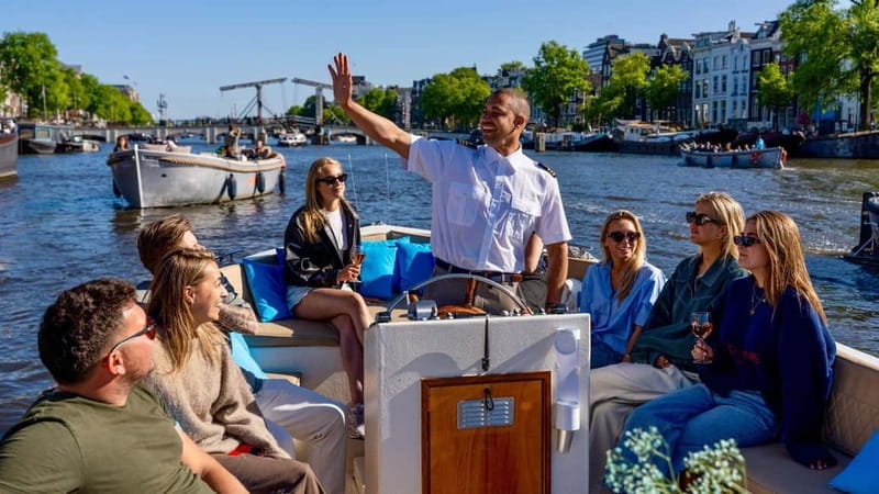 Amsterdam: Canal Cruise in Open Boat with Drink Option - Why Amsterdam’s canals are worth one hour