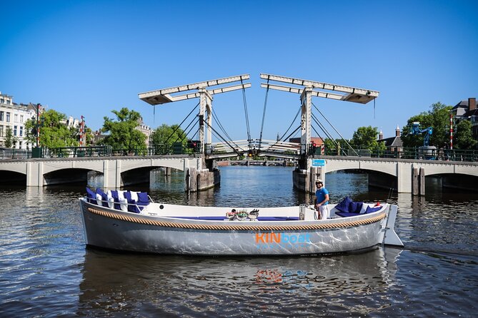 Amsterdam Canal Cruise in Open Boat with Unlimited Drinks Option - The unlimited-drinks option needs a careful look