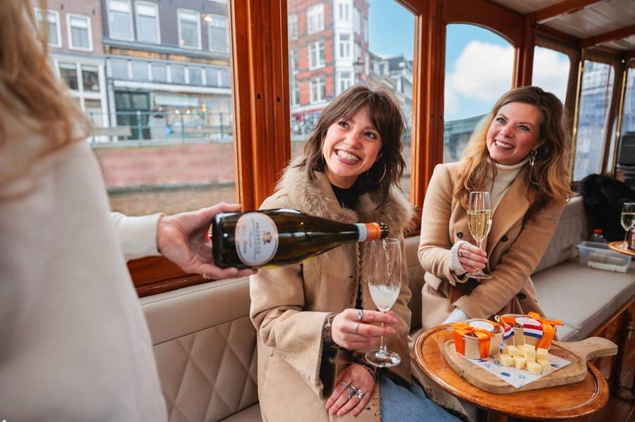 Amsterdam: Canal Cruise with Bubbles & Bites - A one-hour introduction to Amsterdam by canal